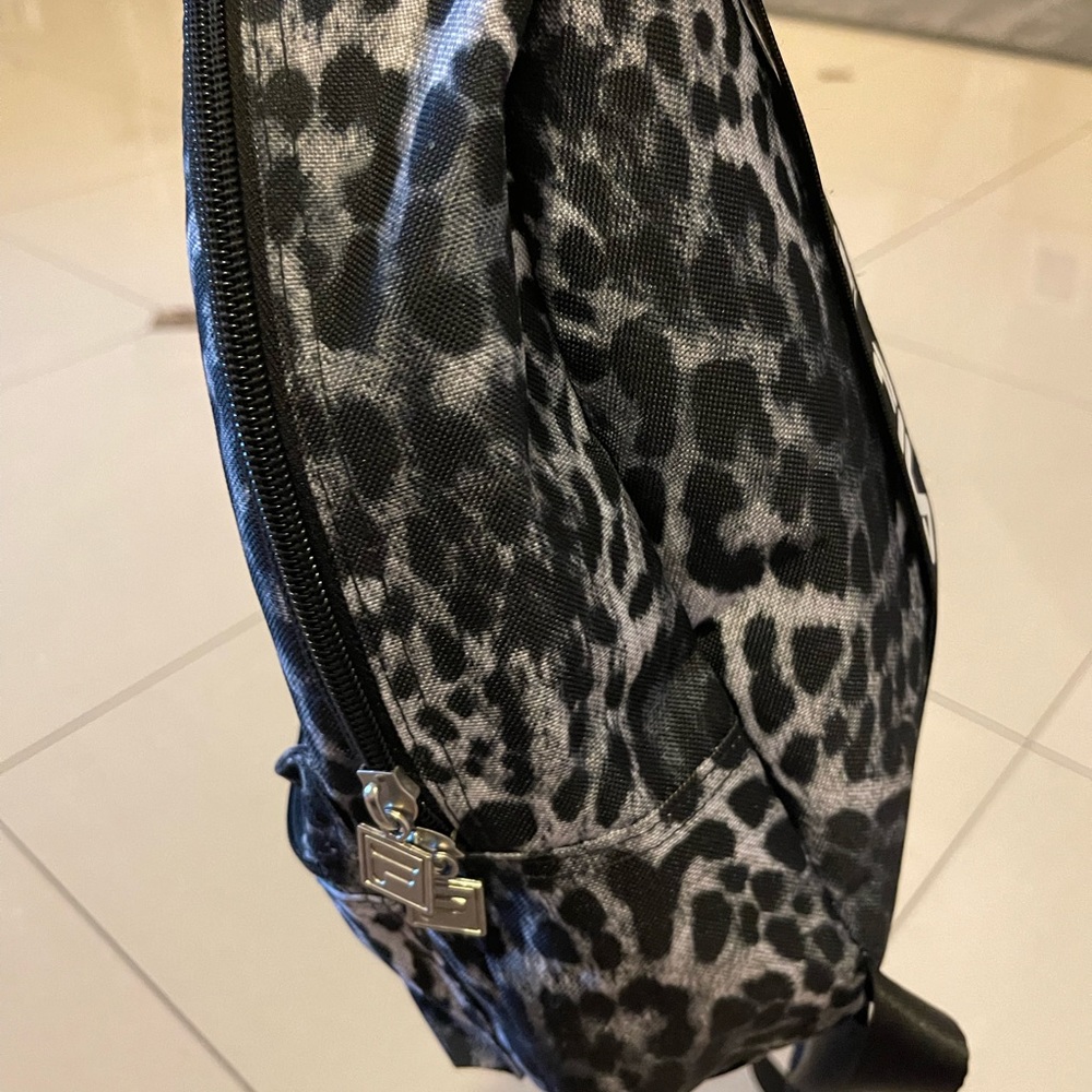 Fila mini backpack 🎒 - Picture 3 of 8